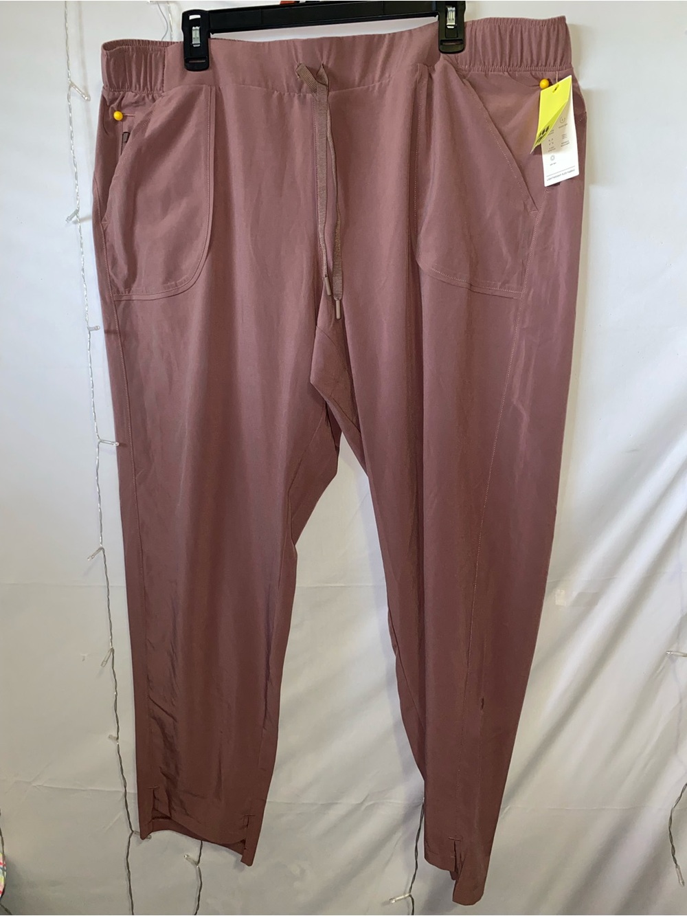 Women Relaxed Elastic-Waist Pants in Dusty Rose